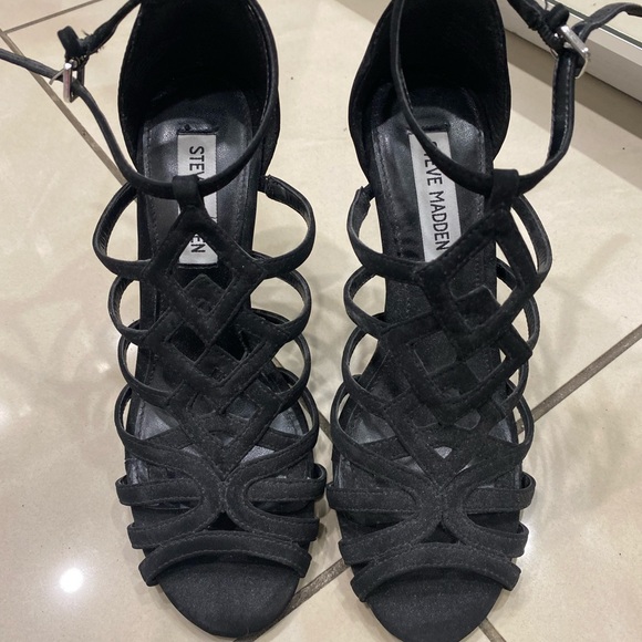 Steve Madden heels. Size 7 - Picture 2 of 7